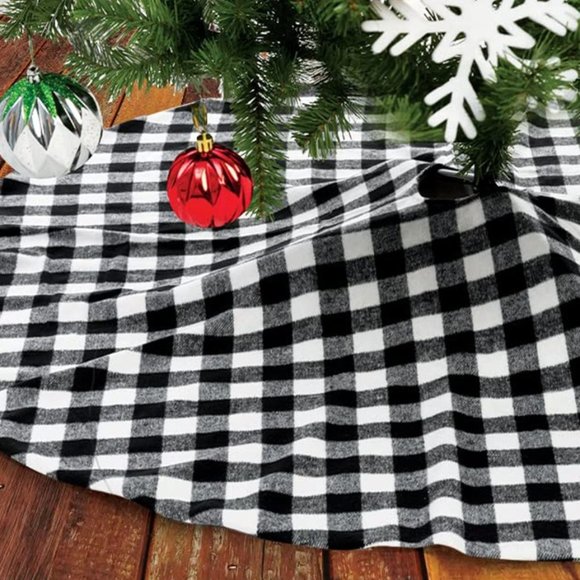 Flannel Holiday Tree Skirt with Felt Back, Velcro Fasteners NEW - Picture 1 of 9